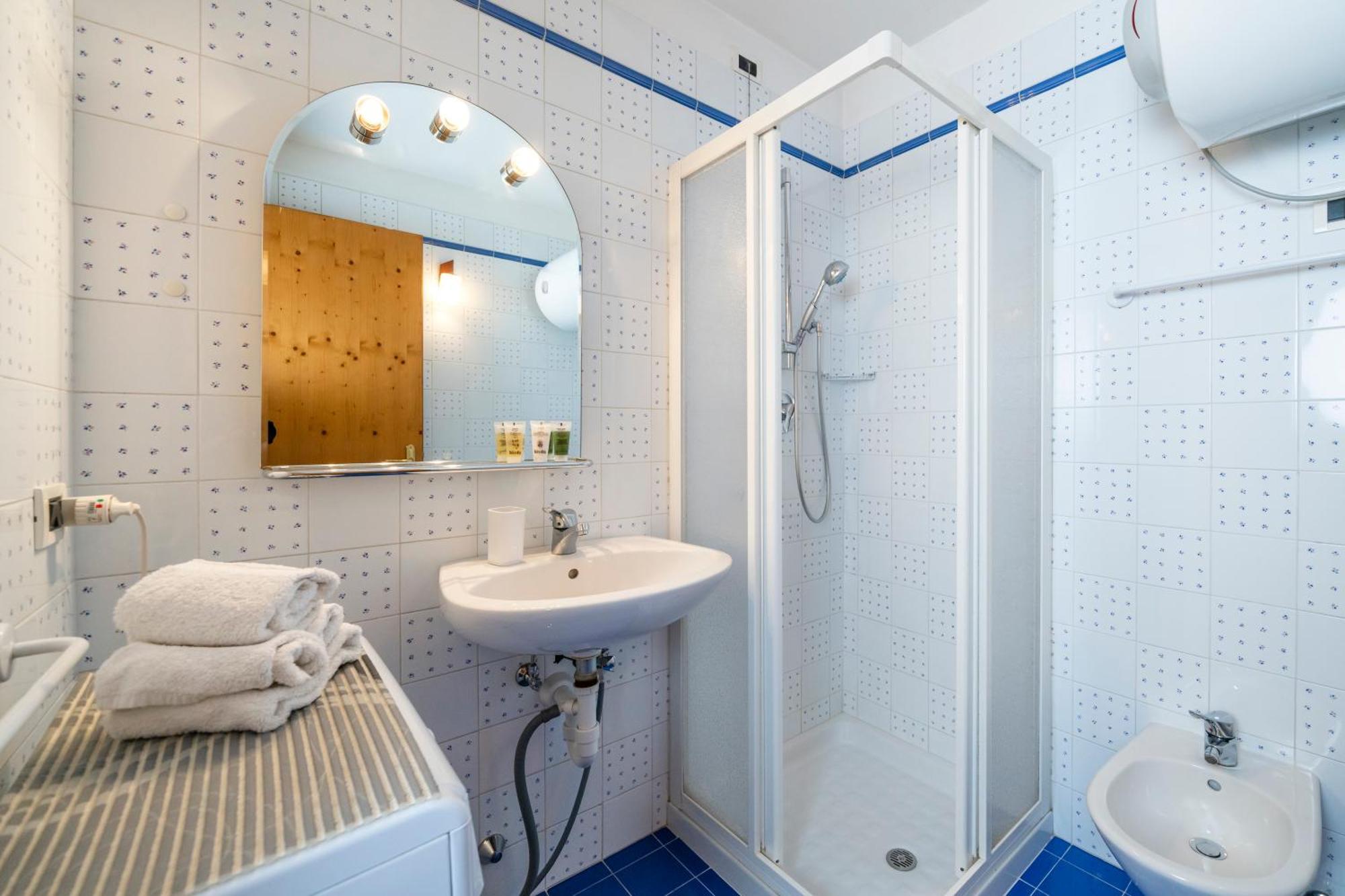 Ciasa Buro - Resh Lägenhet Moena Exteriör bild